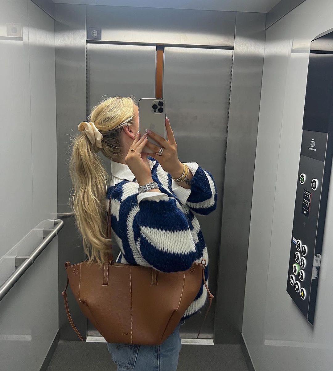 Lucy Randig stickad tröja (råd: 1 storlek upp för överdimensionerad look) - My Store